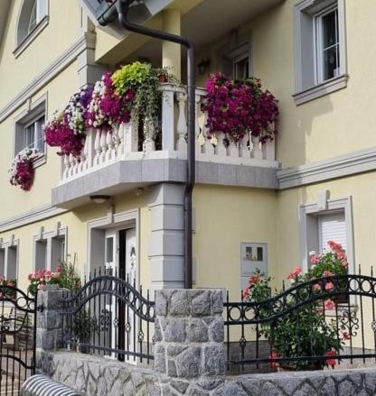 Apartment Sneznik Stari Trg pri Lozu 外观 照片